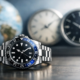 Cómo los relojes GMT controlan los husos horarios